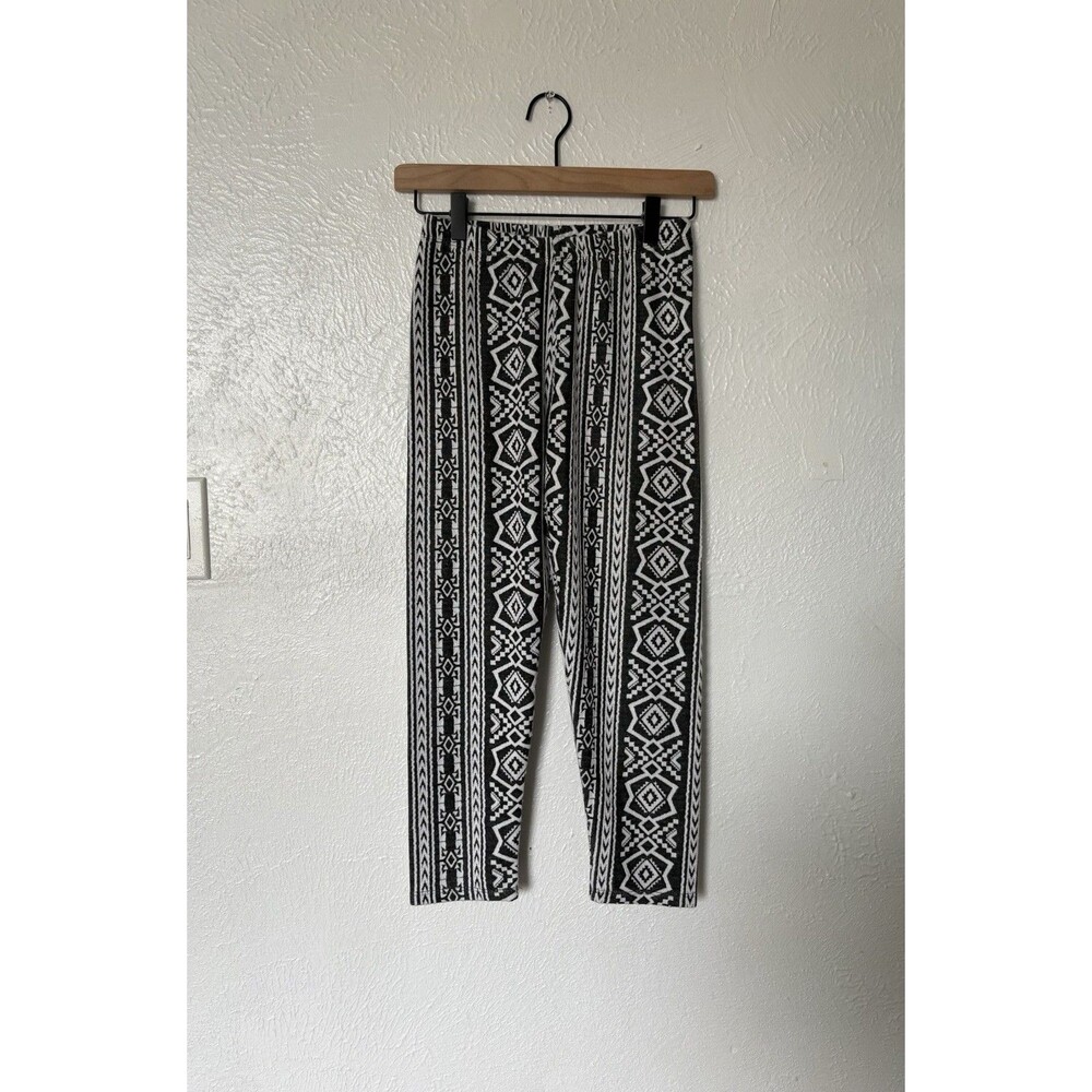 Eye Candy Women’s Black And White Geometric Pattern Stretchy Leggins Size Medium